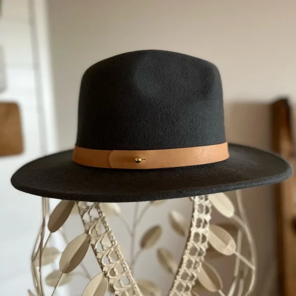 Lack Of Color - Picture 4 of 5